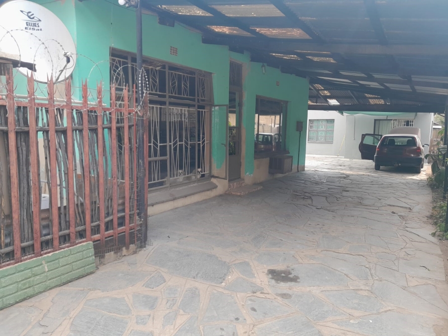 2 Bedroom Property for Sale in Oos Einde North West